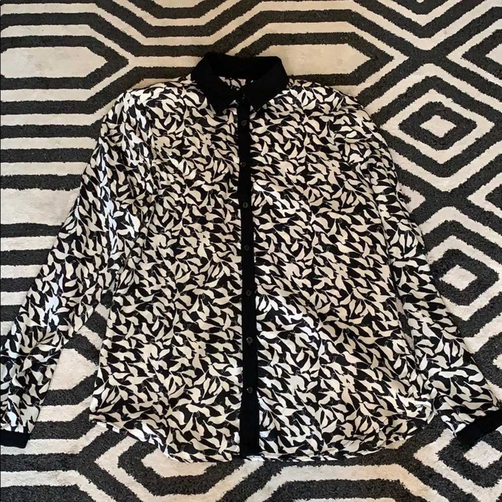 Black and white print top